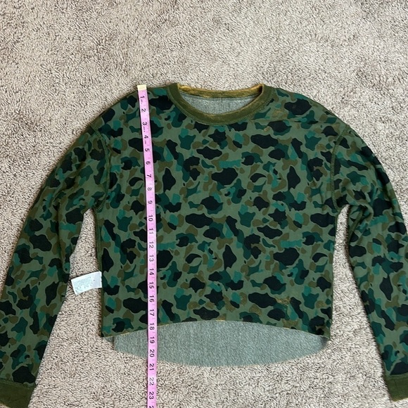 Urban Outfitters Women's Green Sweatshirt - Picture 7 of 10